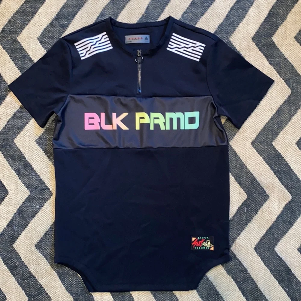 Black Pyramid Streetwear Top - Picture 1 of 13